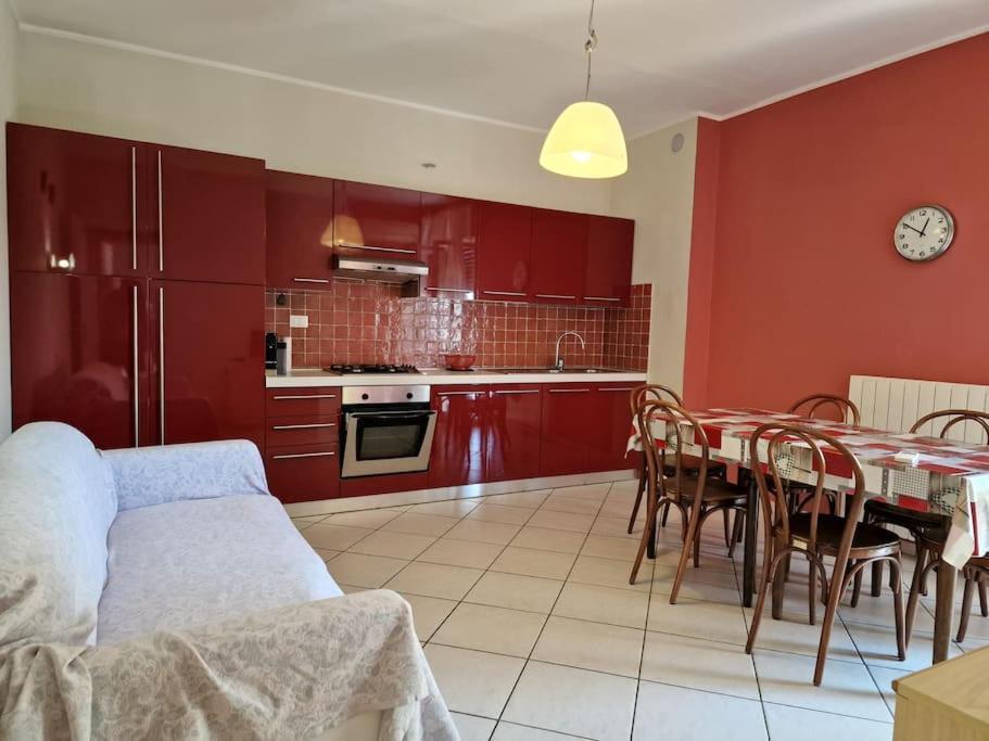 50 Metri Dal Mare - Free Parking E A/C Apartment Pietra Ligure Ngoại thất bức ảnh