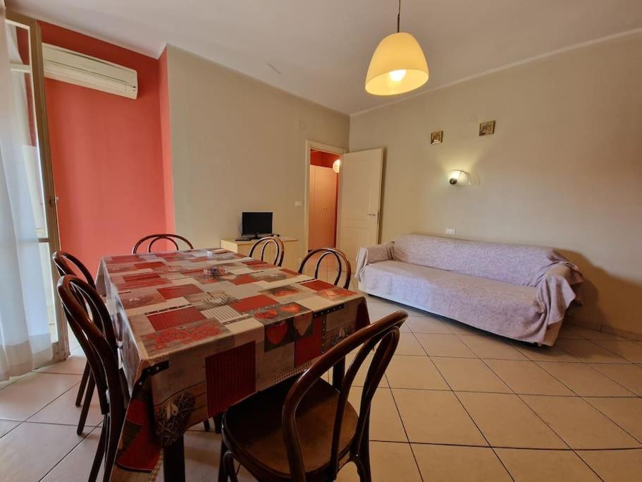 50 Metri Dal Mare - Free Parking E A/C Apartment Pietra Ligure Ngoại thất bức ảnh