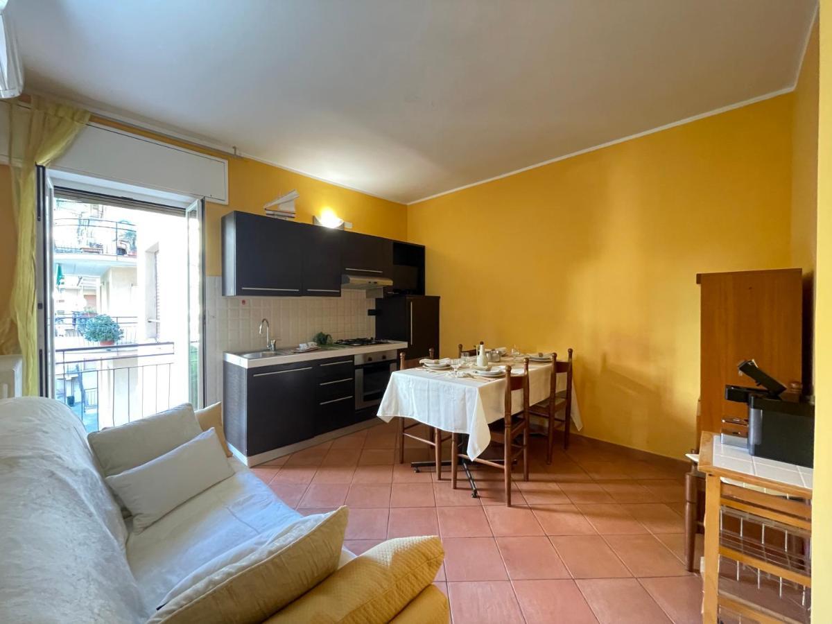 50 Metri Dal Mare - Free Parking E A/C Apartment Pietra Ligure Ngoại thất bức ảnh