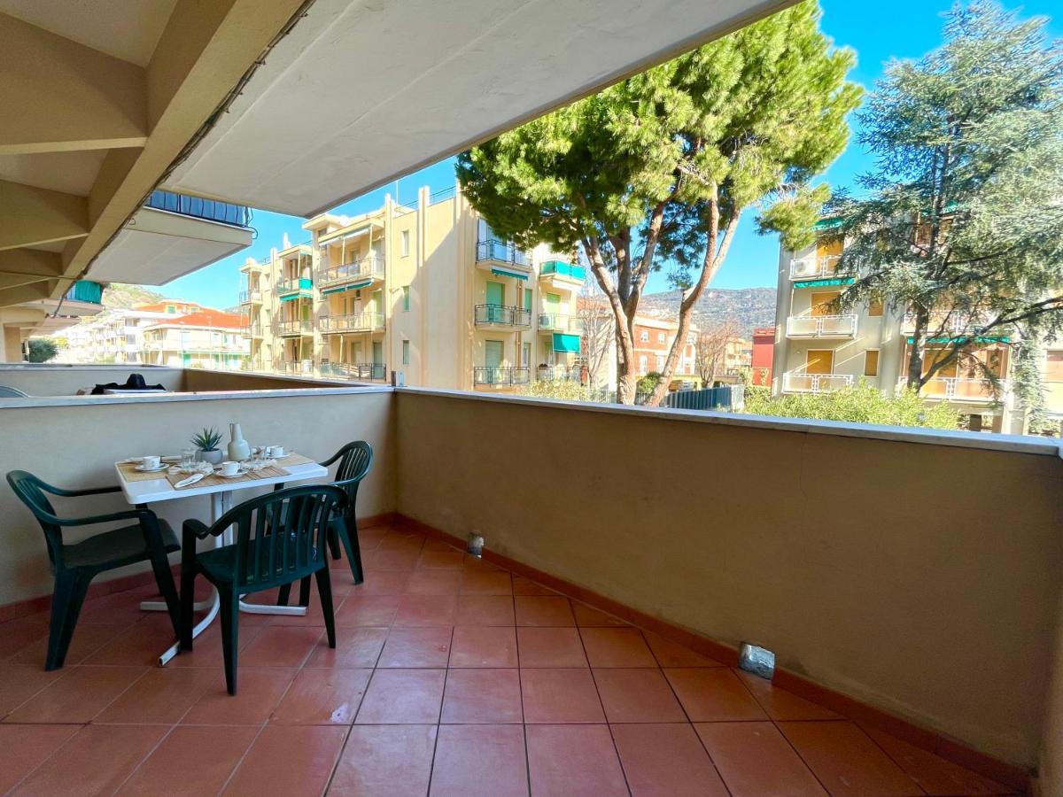 50 Metri Dal Mare - Free Parking E A/C Apartment Pietra Ligure Ngoại thất bức ảnh