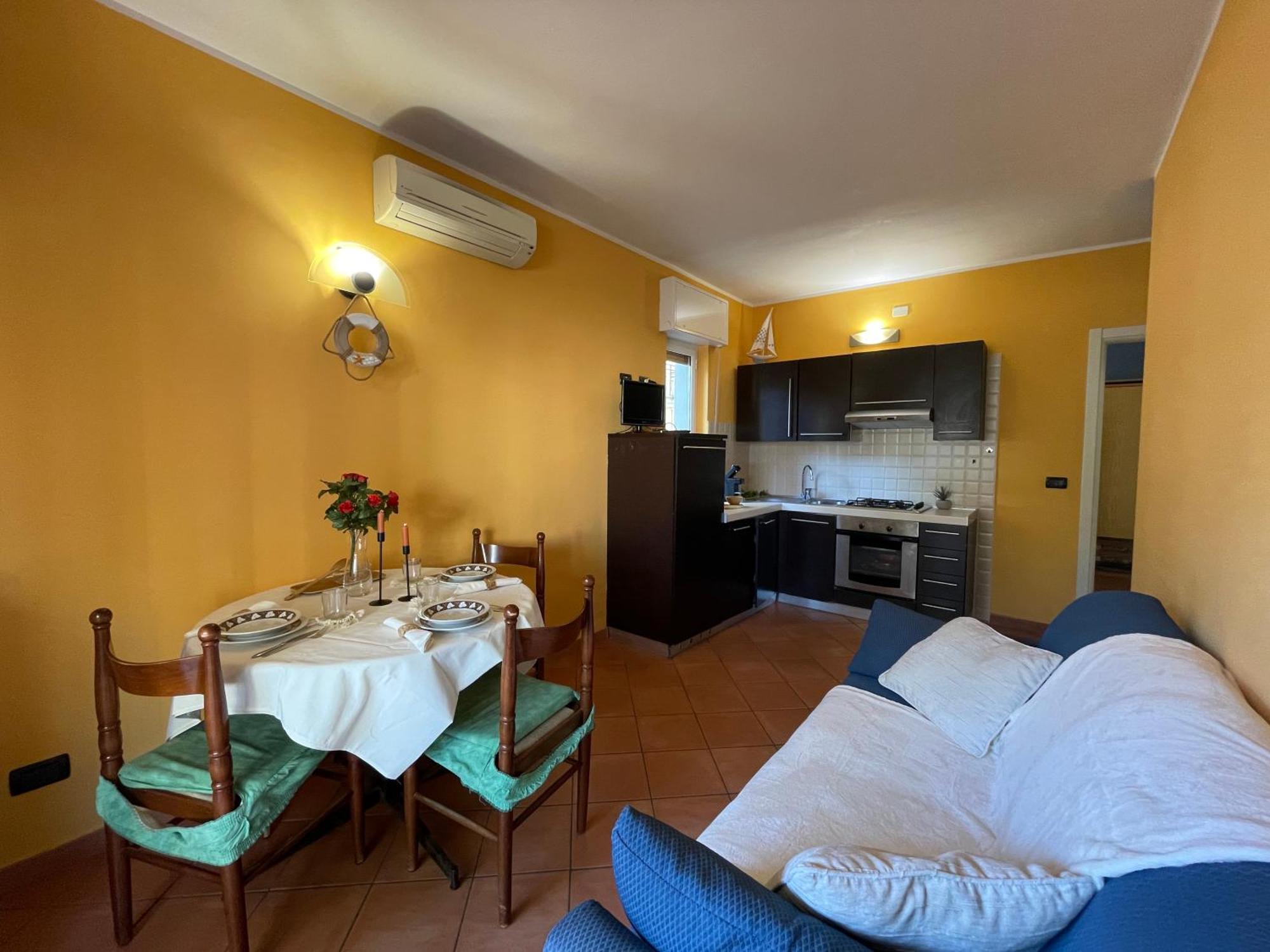 50 Metri Dal Mare - Free Parking E A/C Apartment Pietra Ligure Ngoại thất bức ảnh
