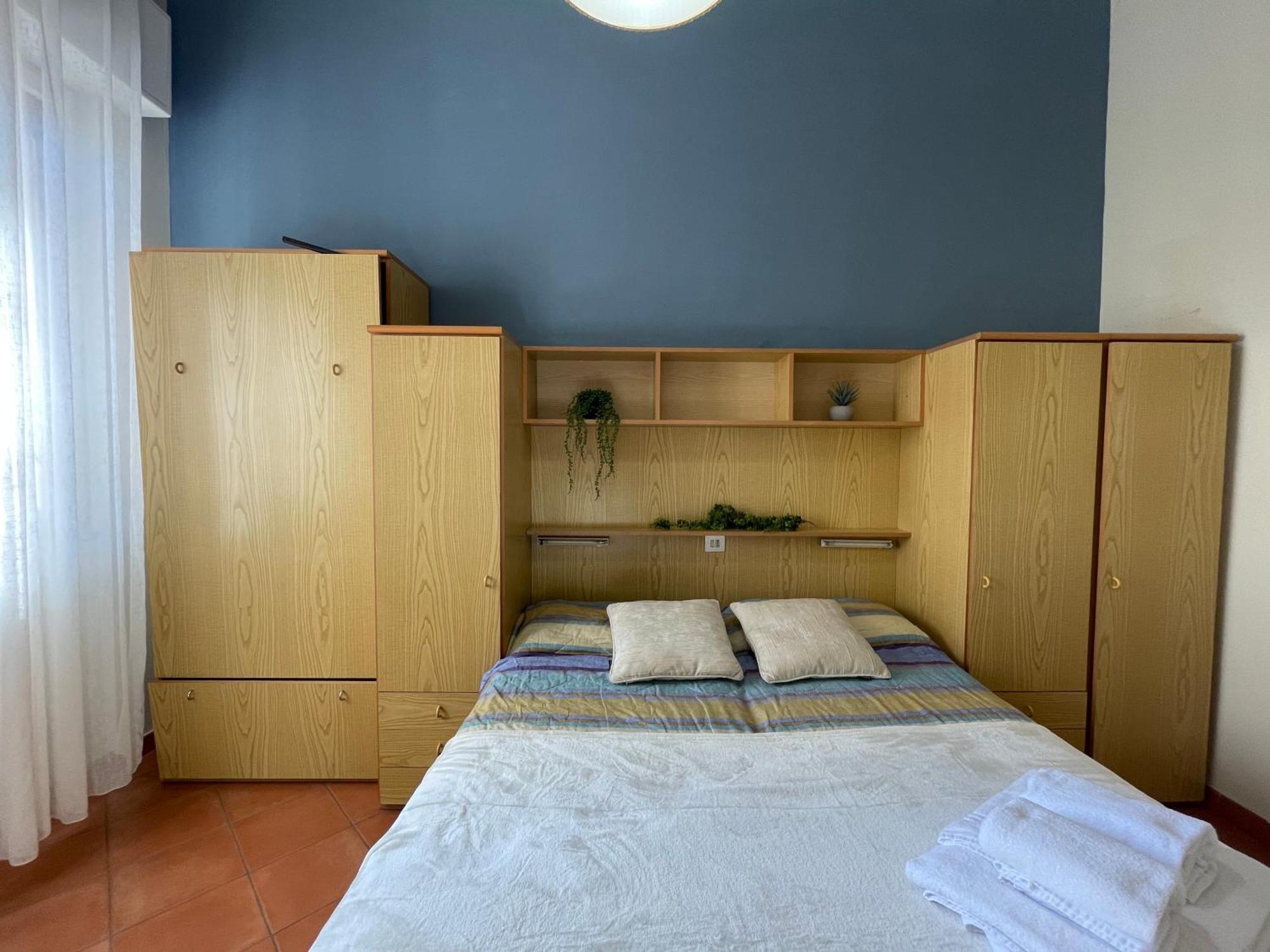 50 Metri Dal Mare - Free Parking E A/C Apartment Pietra Ligure Phòng bức ảnh