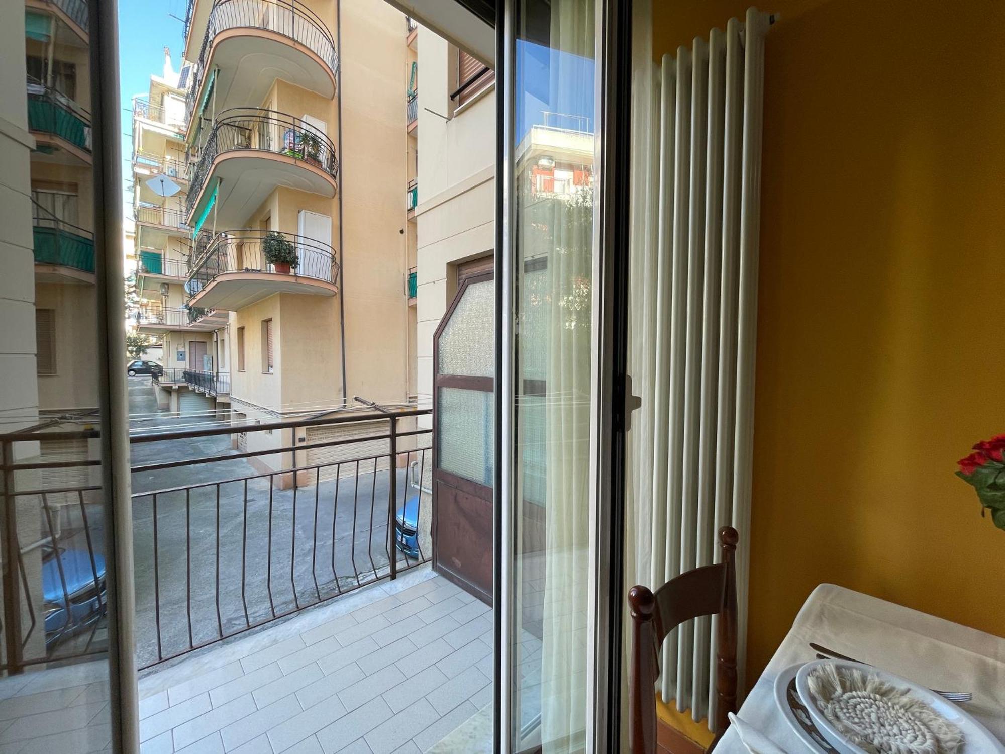 50 Metri Dal Mare - Free Parking E A/C Apartment Pietra Ligure Ngoại thất bức ảnh