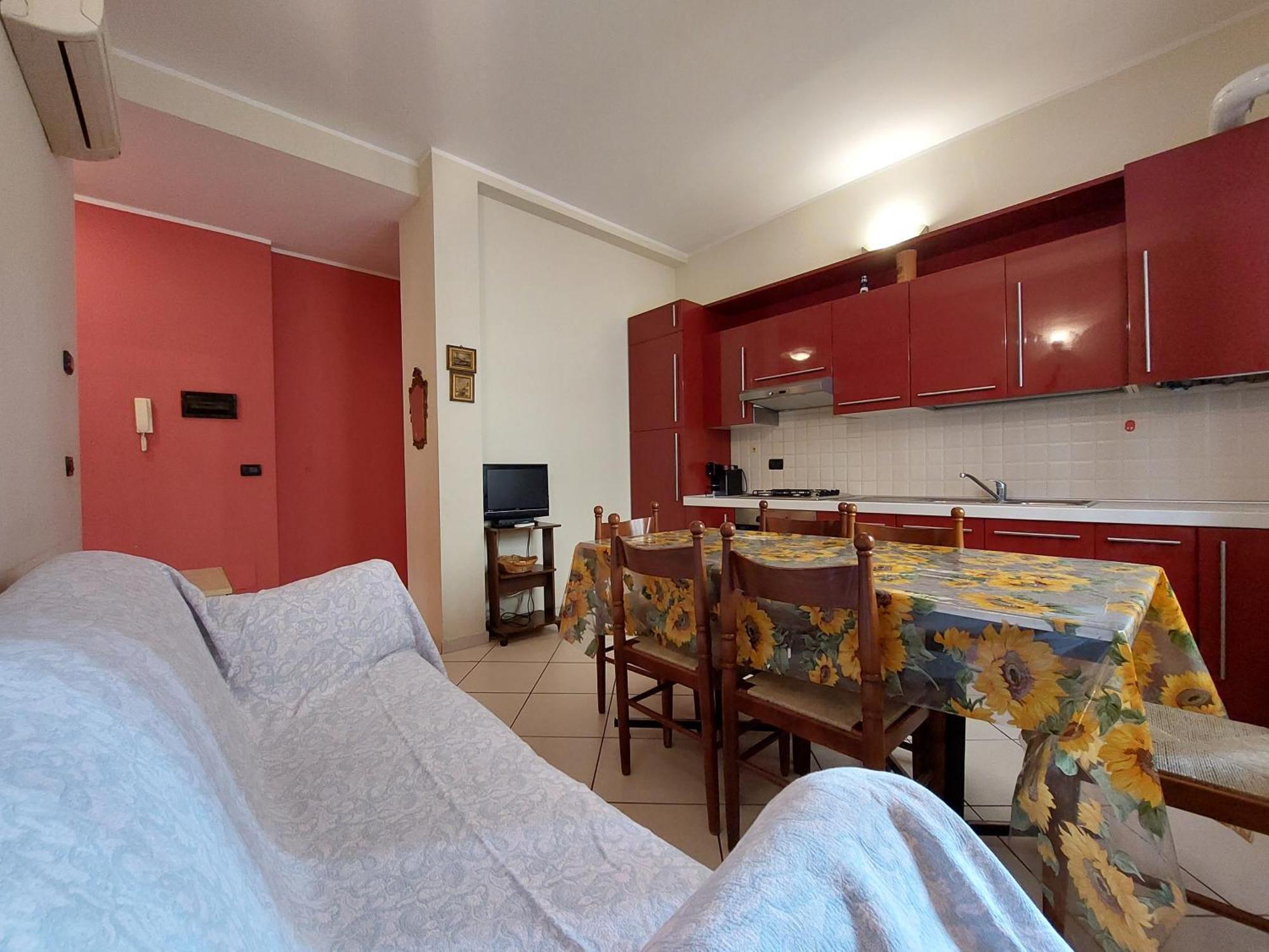 50 Metri Dal Mare - Free Parking E A/C Apartment Pietra Ligure Ngoại thất bức ảnh
