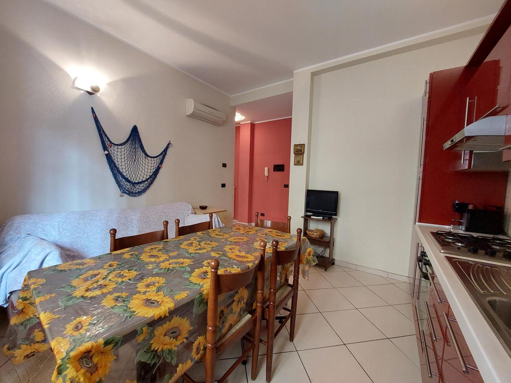 50 Metri Dal Mare - Free Parking E A/C Apartment Pietra Ligure Ngoại thất bức ảnh